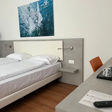 Hotel Wind 3*
